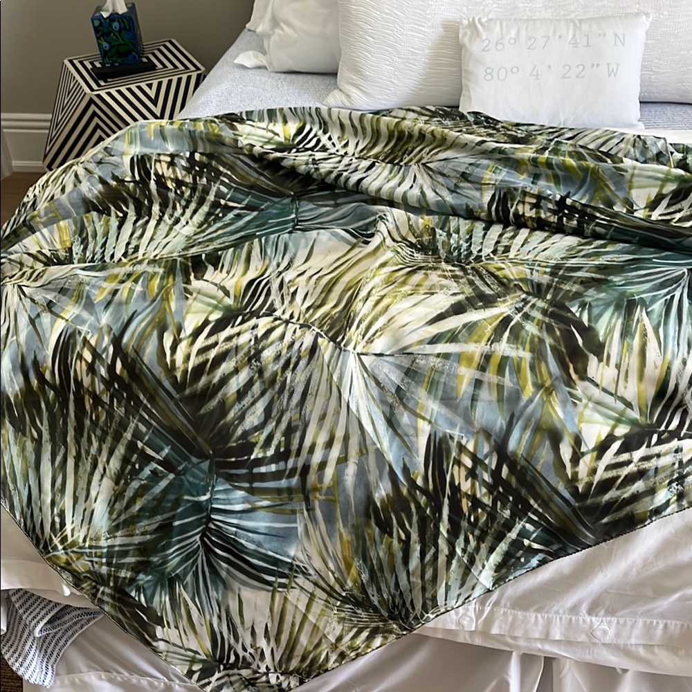Eskandar Green and White Scarf Luxurious Botanical Wrap